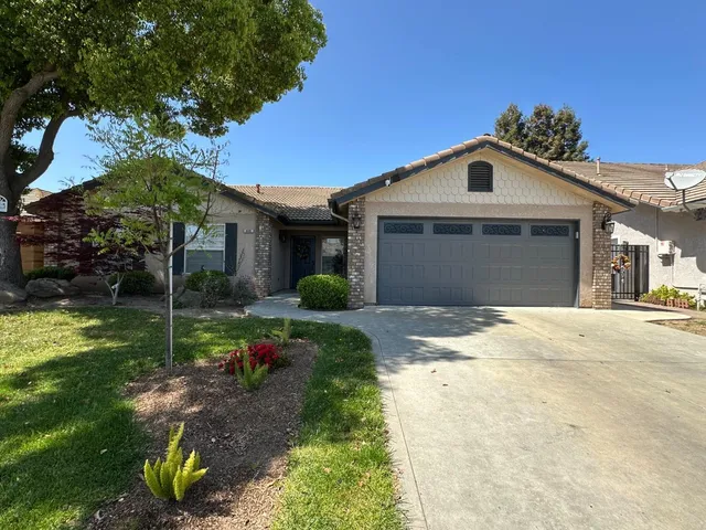 $385,000 | 448 South Creek Drive, Madera, CA 93637
