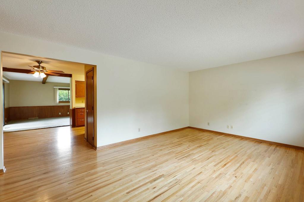 10109 Upton Road Bloomington, MN 55431 - Photo 3 of 26