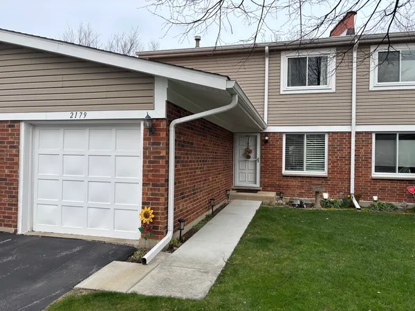 $265,000 | 2179 Queensburg Lane, Palatine, IL 60074