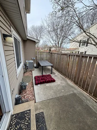 $265,000 | 2179 Queensburg Lane, Palatine, IL 60074