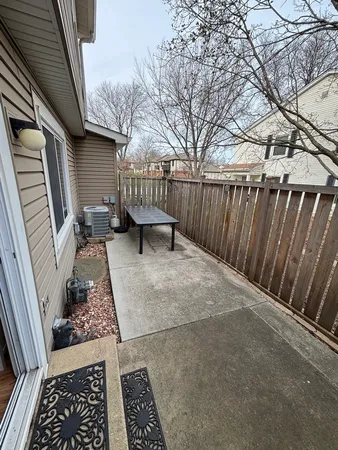 $265,000 | 2179 Queensburg Lane, Palatine, IL 60074
