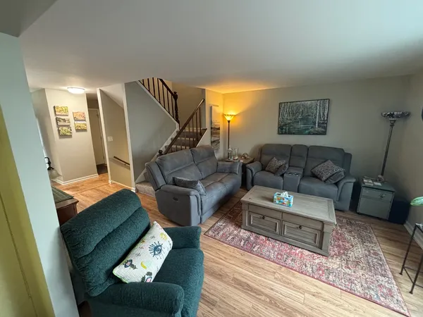 $265,000 | 2179 Queensburg Lane, Palatine, IL 60074