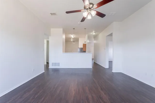 $267,900 | 809 Sierra Circle Drive, Burleson, TX 76028