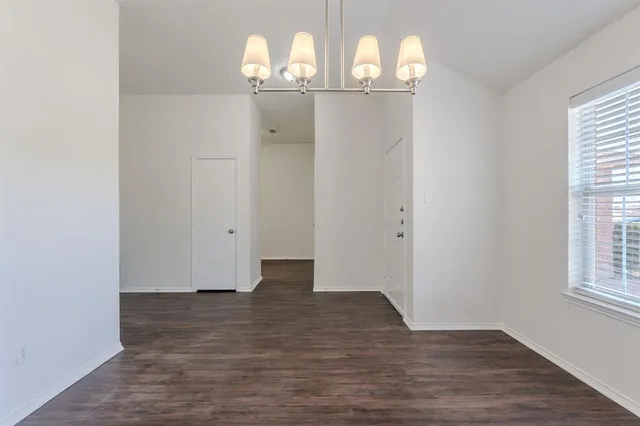 $267,900 | 809 Sierra Circle Drive, Burleson, TX 76028