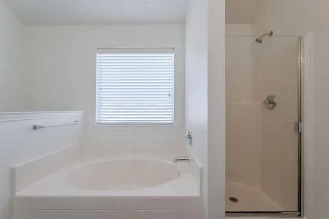 $267,900 | 809 Sierra Circle Drive, Burleson, TX 76028