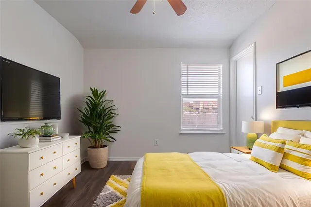 $267,900 | 809 Sierra Circle Drive, Burleson, TX 76028