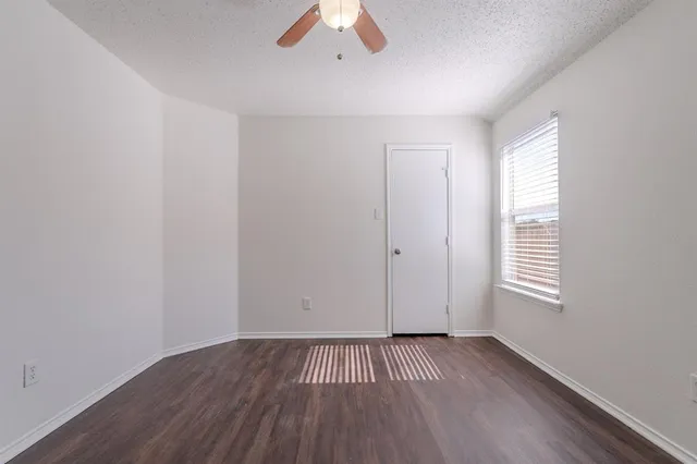 $267,900 | 809 Sierra Circle Drive, Burleson, TX 76028