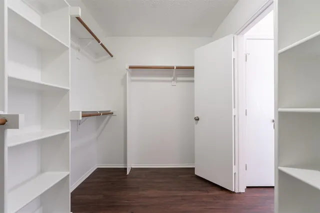 $267,900 | 809 Sierra Circle Drive, Burleson, TX 76028