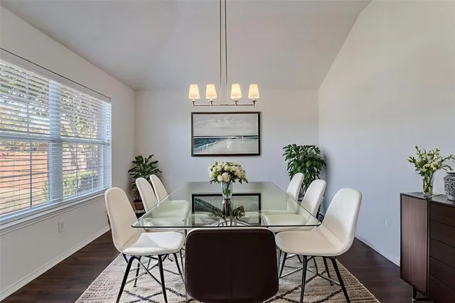 $267,900 | 809 Sierra Circle Drive, Burleson, TX 76028