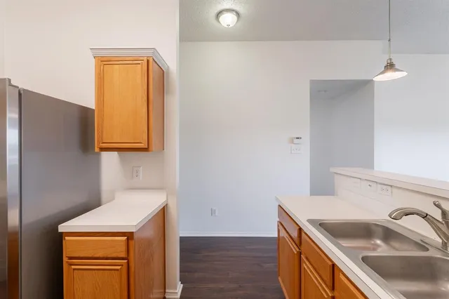 $267,900 | 809 Sierra Circle Drive, Burleson, TX 76028