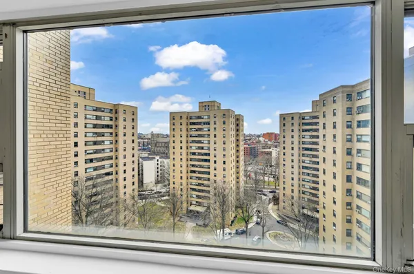 $225,000 | 3 Fordham Hill Ovl, Unit 14F | University Heights