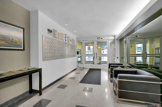 $266,000 | 3 Fordham Hill Ovl, Unit 14F | University Heights