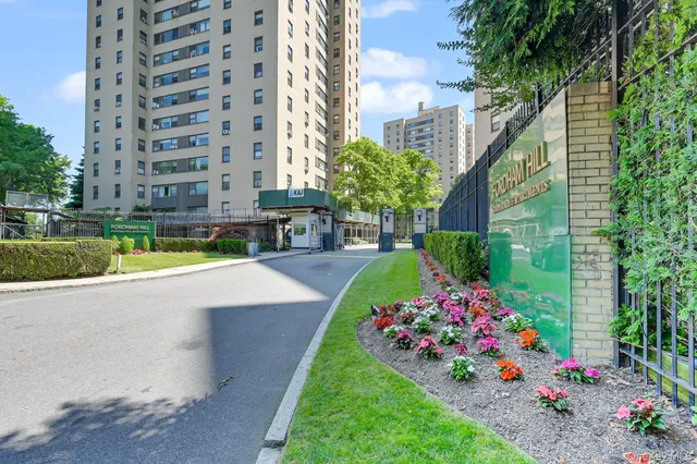 $266,000 | 3 Fordham Hill Ovl, Unit 14F | University Heights