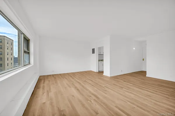 $225,000 | 3 Fordham Hill Ovl, Unit 14F | University Heights