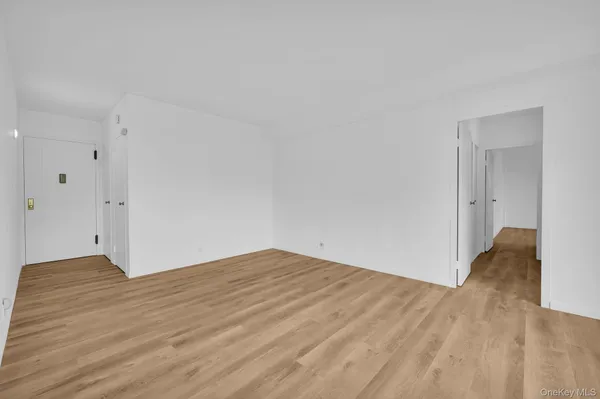 $225,000 | 3 Fordham Hill Ovl, Unit 14F | University Heights