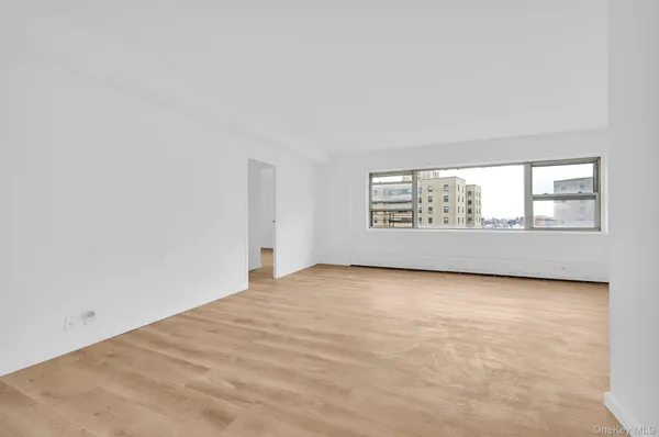 $225,000 | 3 Fordham Hill Ovl, Unit 14F | University Heights