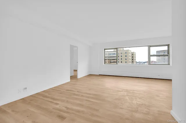 $266,000 | 3 Fordham Hill Ovl, Unit 14F | University Heights