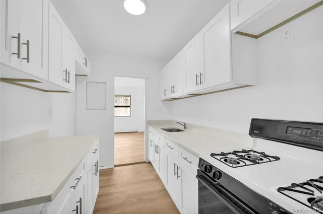 $266,000 | 3 Fordham Hill Ovl, Unit 14F | University Heights