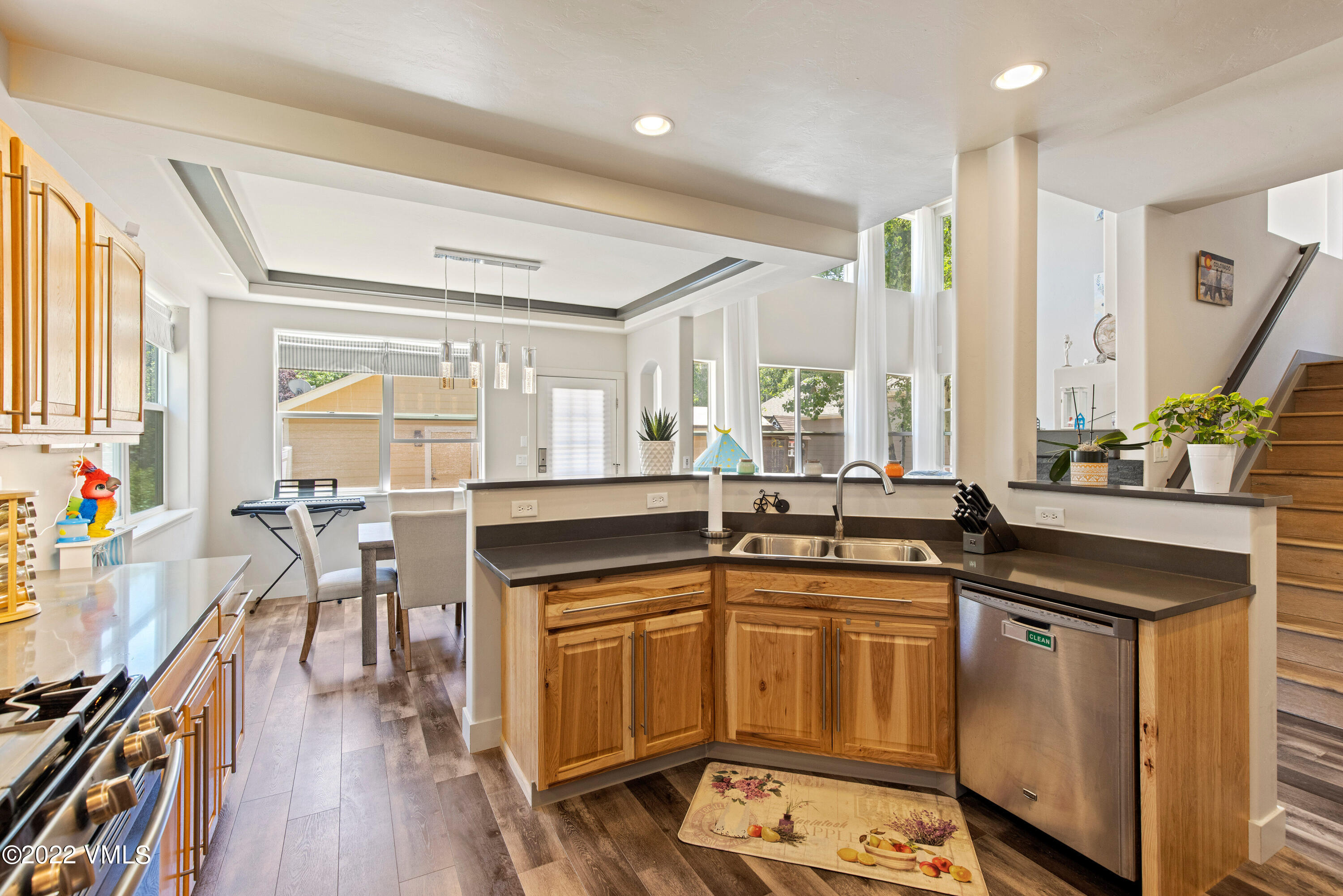 40 Eagle Ranch Road Eagle, CO 81631 - Photo 13 of 38 a kitchen with lots of counter top space and wooden floor