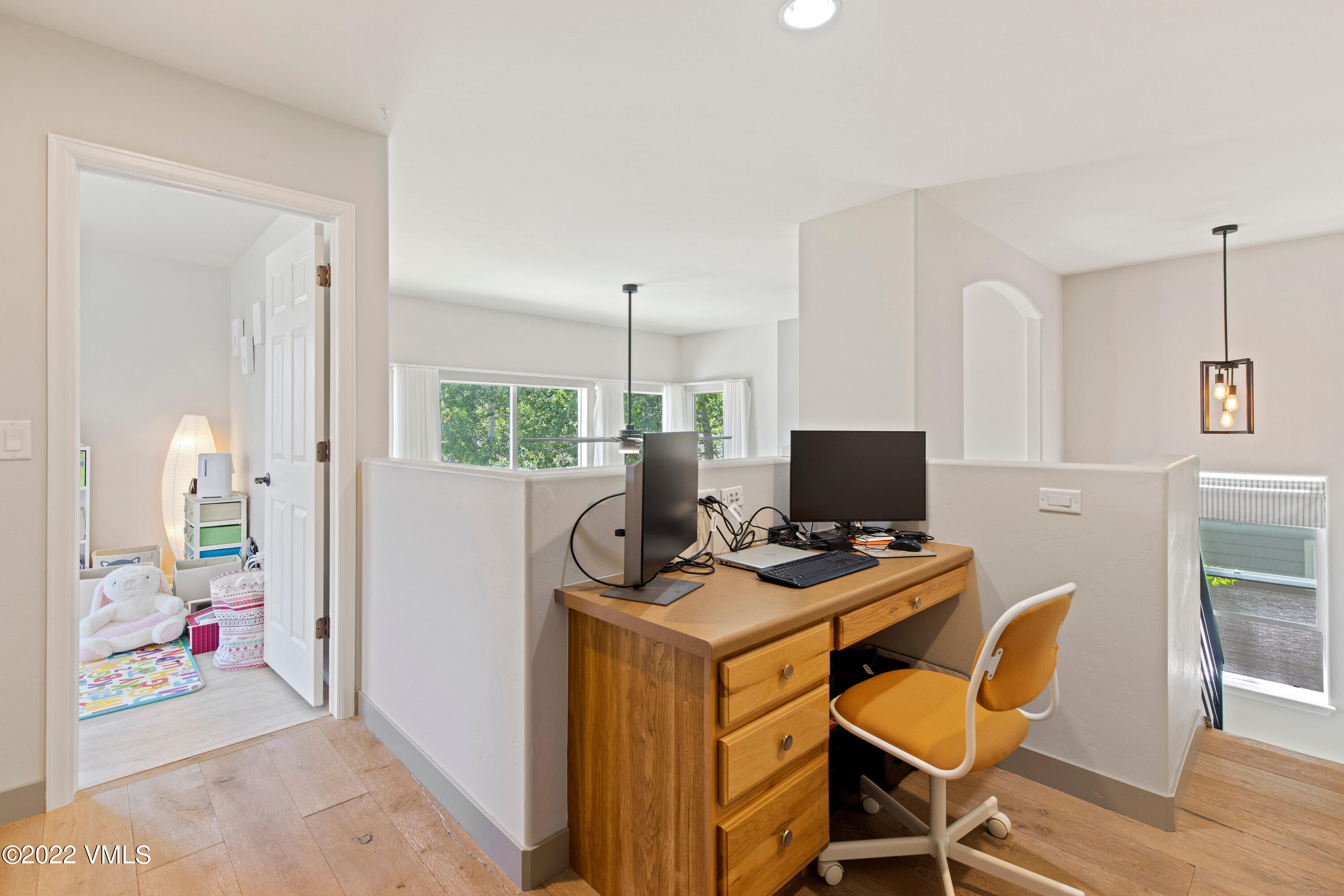 40 Eagle Ranch Road Eagle, CO 81631 - Photo 26 of 38 a workspace with furniture and window