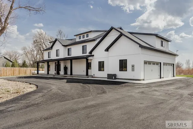 $1,625,000 | 322 North 4500 East, Rigby, ID 83442