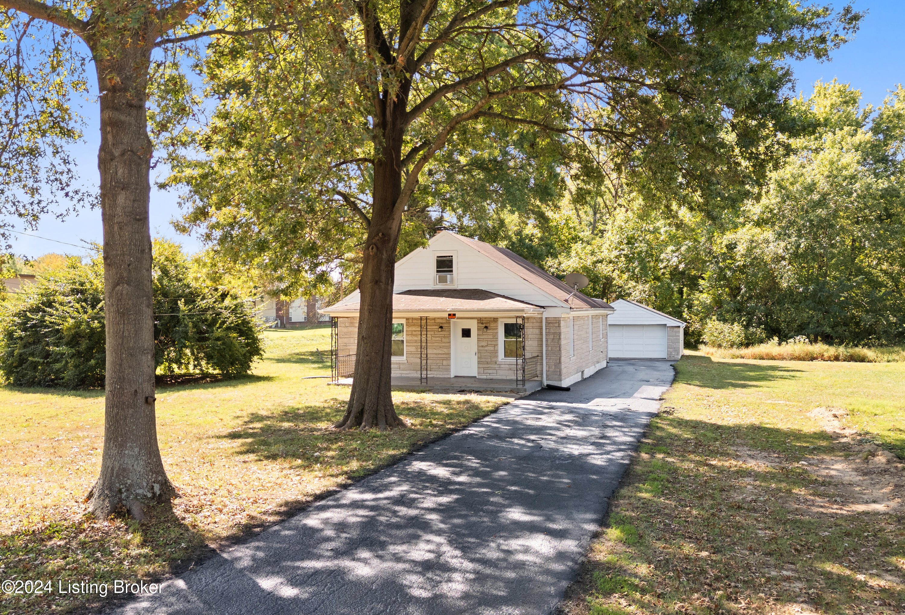 5706 Barrett Lane Louisville, KY 40272 - Photo 28 of 29 004