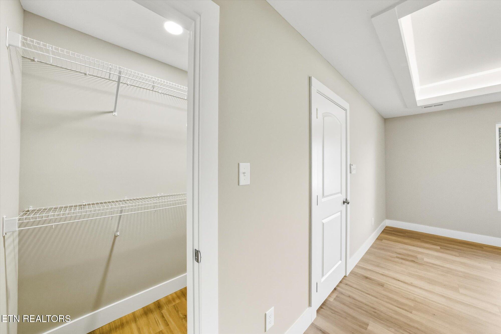 333 Granville Conner Road Powell, TN 37849 - Photo 22 of 30 Master closet #2