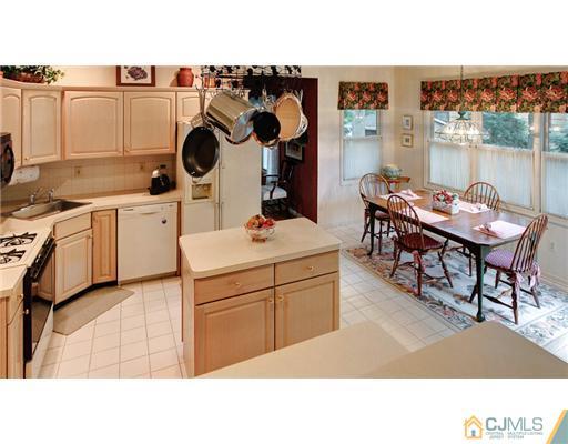 142 Edison Avenue Edison, NJ 08820 - Photo 3 of 10 Gallery Image 3