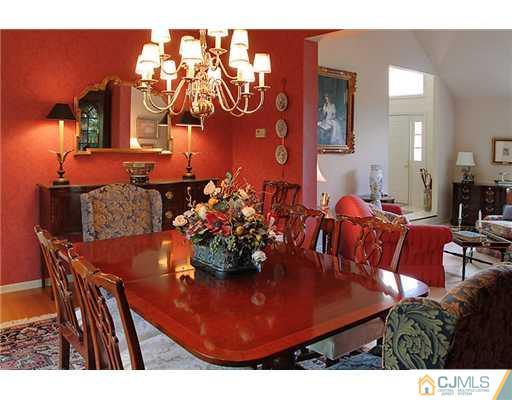 142 Edison Avenue Edison, NJ 08820 - Photo 4 of 10 Gallery Image 4