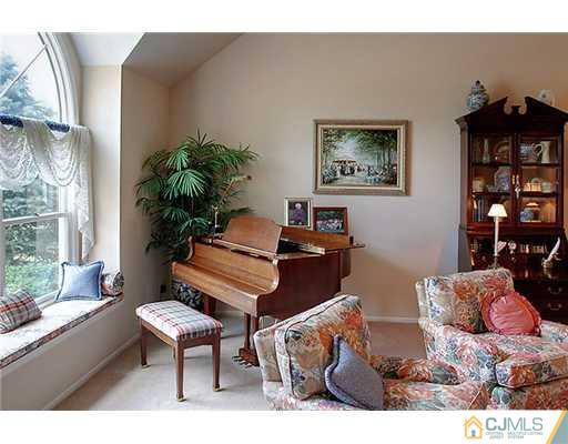 142 Edison Avenue Edison, NJ 08820 - Photo 5 of 10 Gallery Image 5