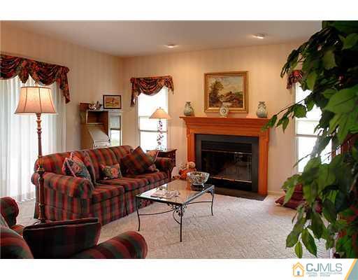 142 Edison Avenue Edison, NJ 08820 - Photo 6 of 10 Gallery Image 6