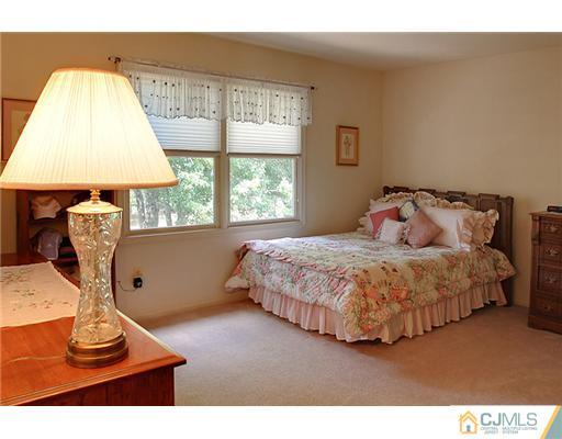 142 Edison Avenue Edison, NJ 08820 - Photo 8 of 10 Gallery Image 8