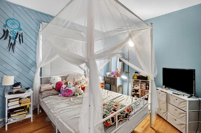 $290,000 | 155 Sheridan Road, Enfield, CT 06082