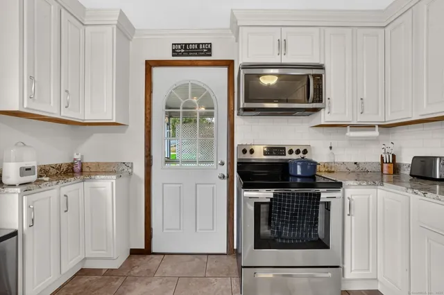 $290,000 | 155 Sheridan Road, Enfield, CT 06082