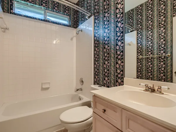 $3,700 | 11918 Loomis Drive, Austin, TX 78738