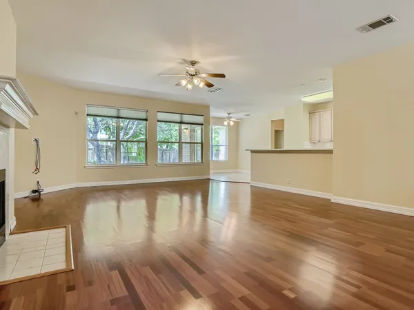 $3,700 | 11918 Loomis Drive, Austin, TX 78738