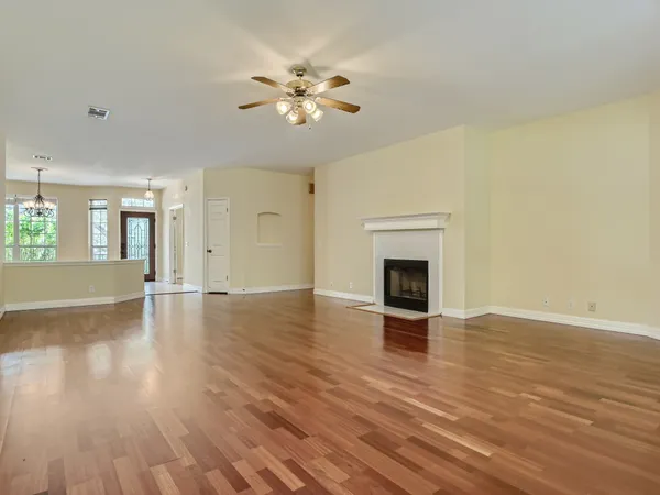 $3,700 | 11918 Loomis Drive, Austin, TX 78738
