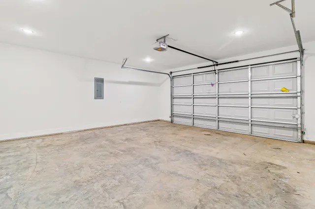 $319,900 | 260 Wildwood Drive, Onalaska, TX 77360