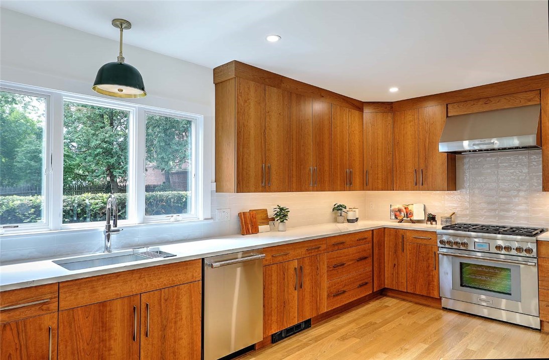 33 Intervale Road Providence, RI 02906 - Photo 20 of 50