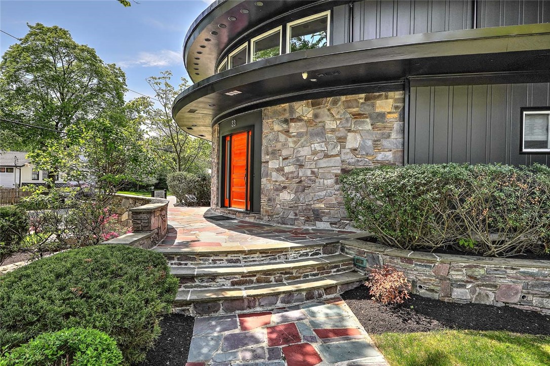 33 Intervale Road Providence, RI 02906 - Photo 2 of 50