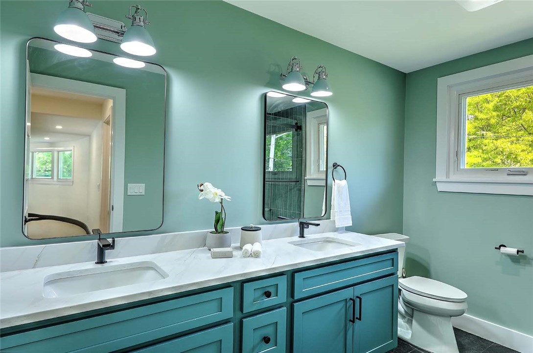 33 Intervale Road Providence, RI 02906 - Photo 41 of 50