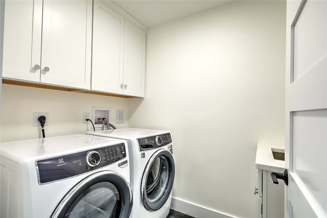 33 Intervale Road Providence, RI 02906 - Photo 43 of 50