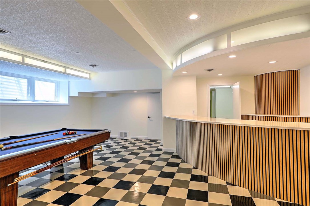 33 Intervale Road Providence, RI 02906 - Photo 44 of 50