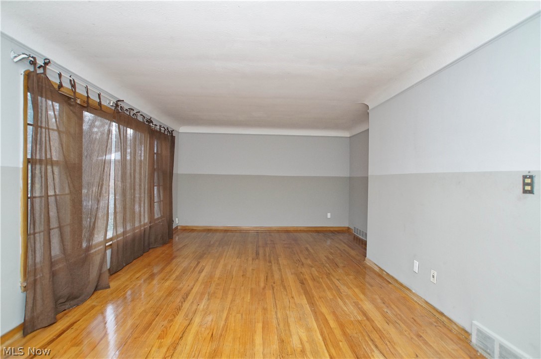 1675 Wood Road Cleveland Heights, OH 44121 - Photo 7 of 32