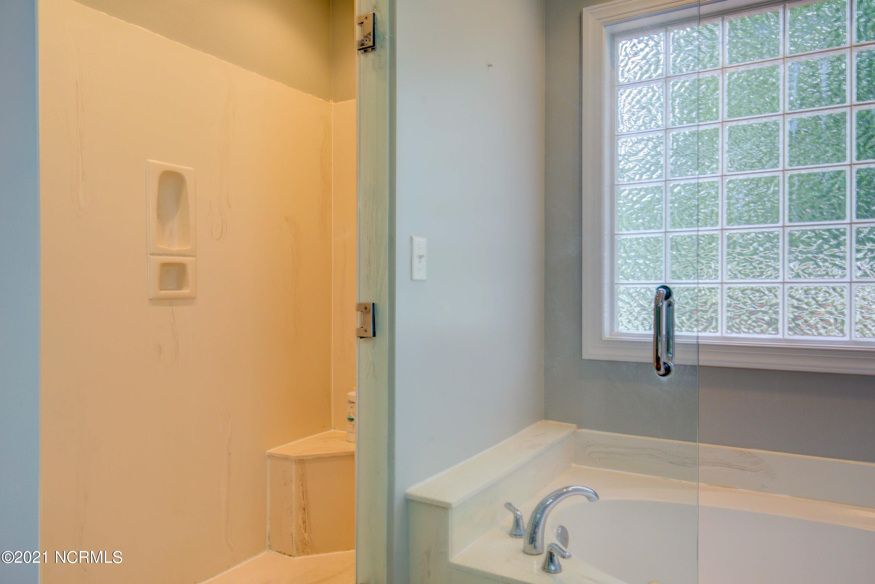 234 Royal Bluff Road Jacksonville, NC 28540 - Photo 15 of 32 234 Royal Bluff- Interiors_7