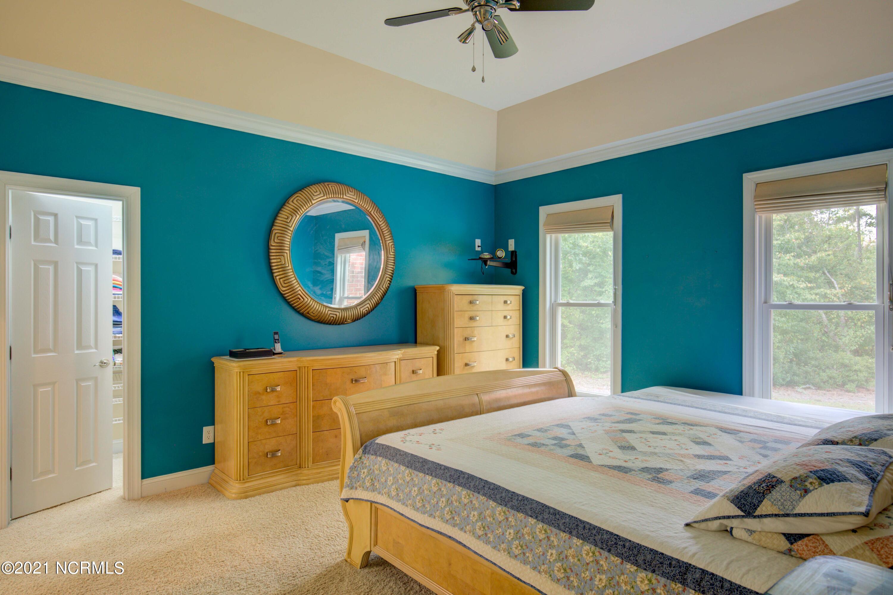 234 Royal Bluff Road Jacksonville, NC 28540 - Photo 18 of 32 234 Royal Bluff- Interiors_10