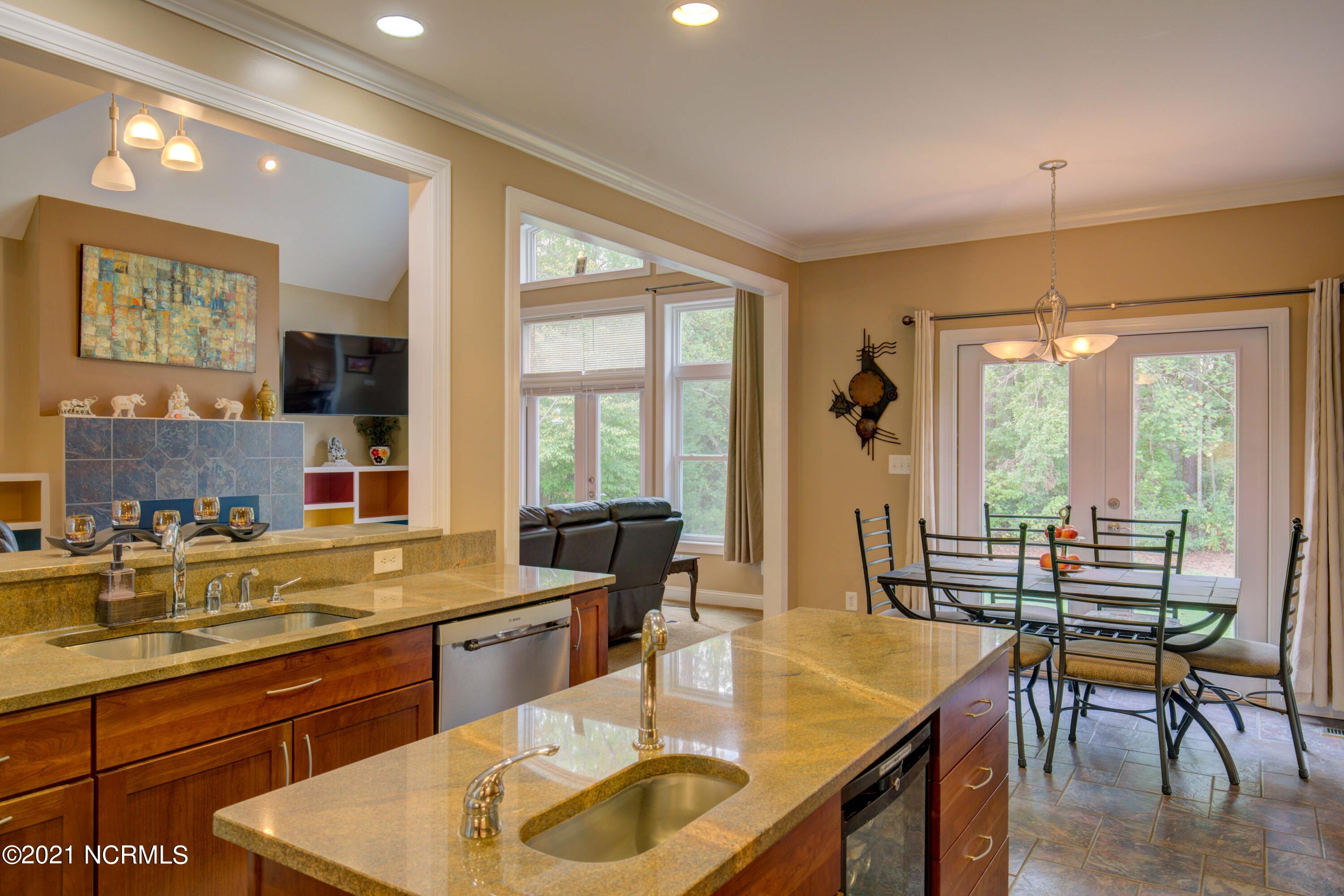 234 Royal Bluff Road Jacksonville, NC 28540 - Photo 25 of 32 234 Royal Bluff- Interiors_17