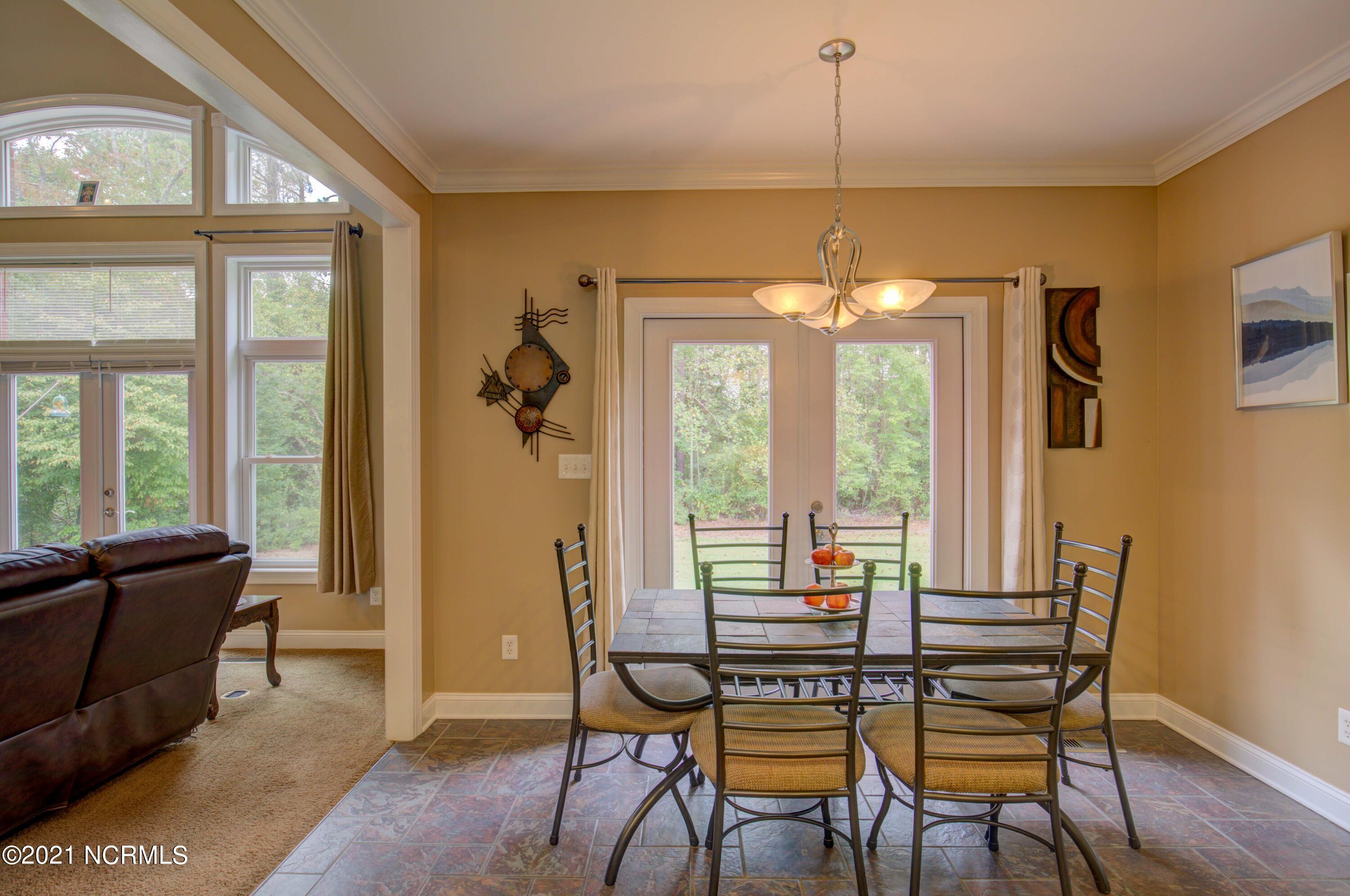 234 Royal Bluff Road Jacksonville, NC 28540 - Photo 28 of 32 234 Royal Bluff- Interiors_20