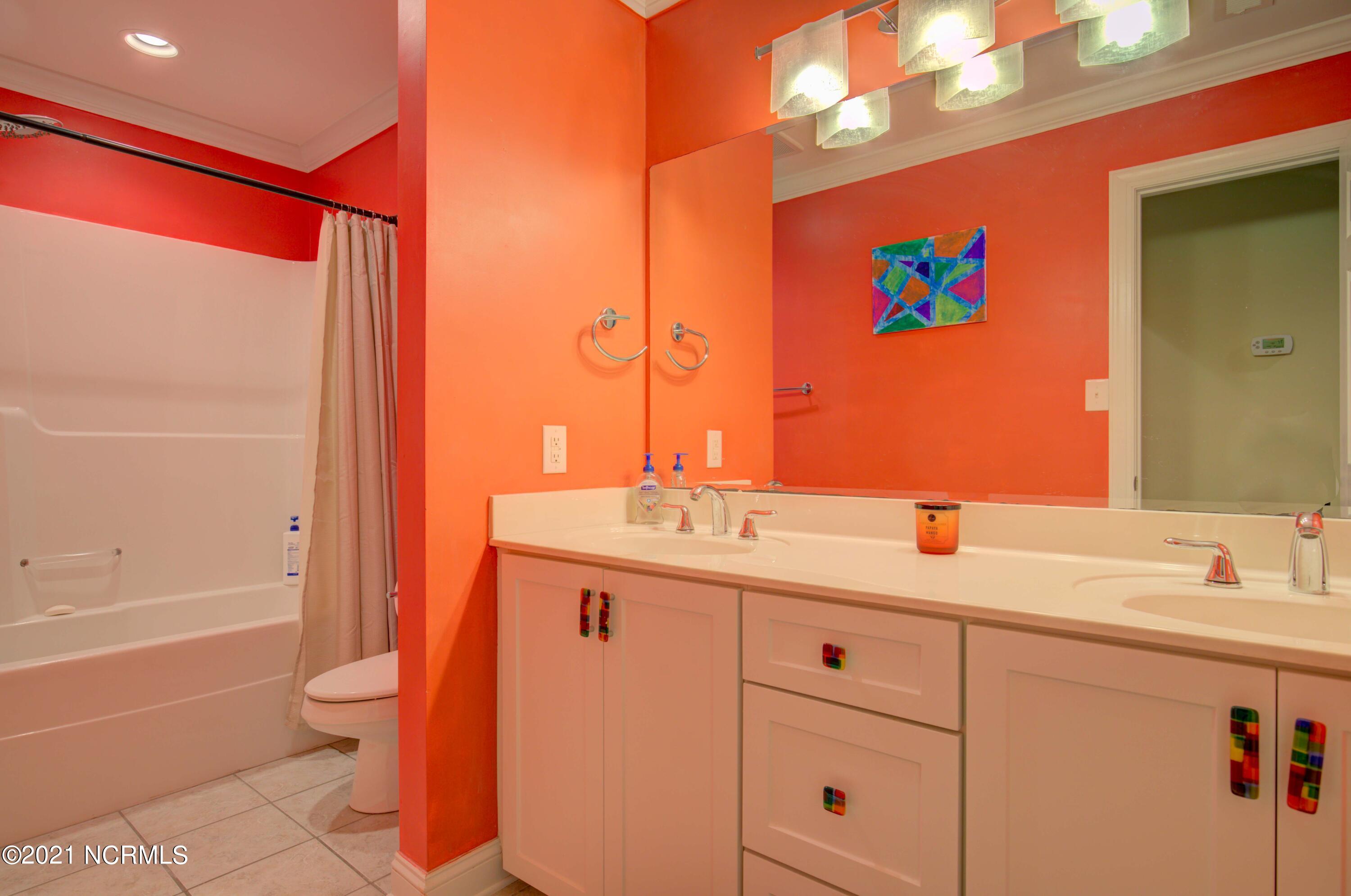 234 Royal Bluff Road Jacksonville, NC 28540 - Photo 10 of 32 234 Royal Bluff- Interiors_2