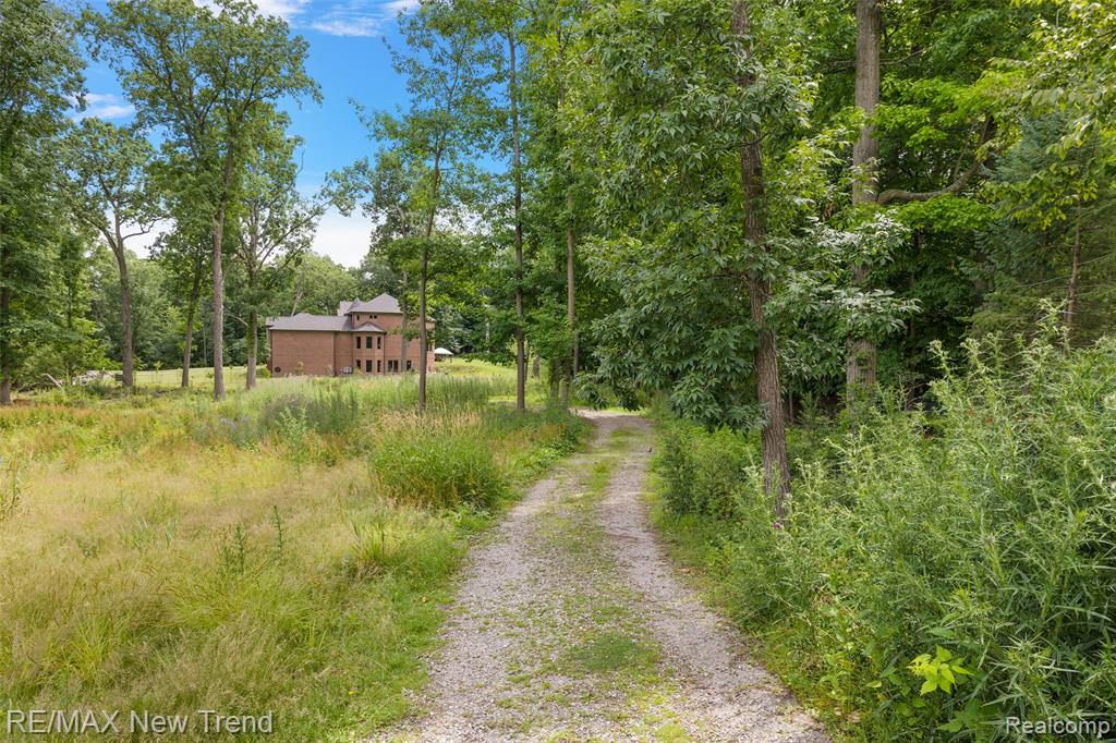 4796 Dow Ridge Road West Bloomfield, MI 48324 - Photo 17 of 27 Gallery Image 17